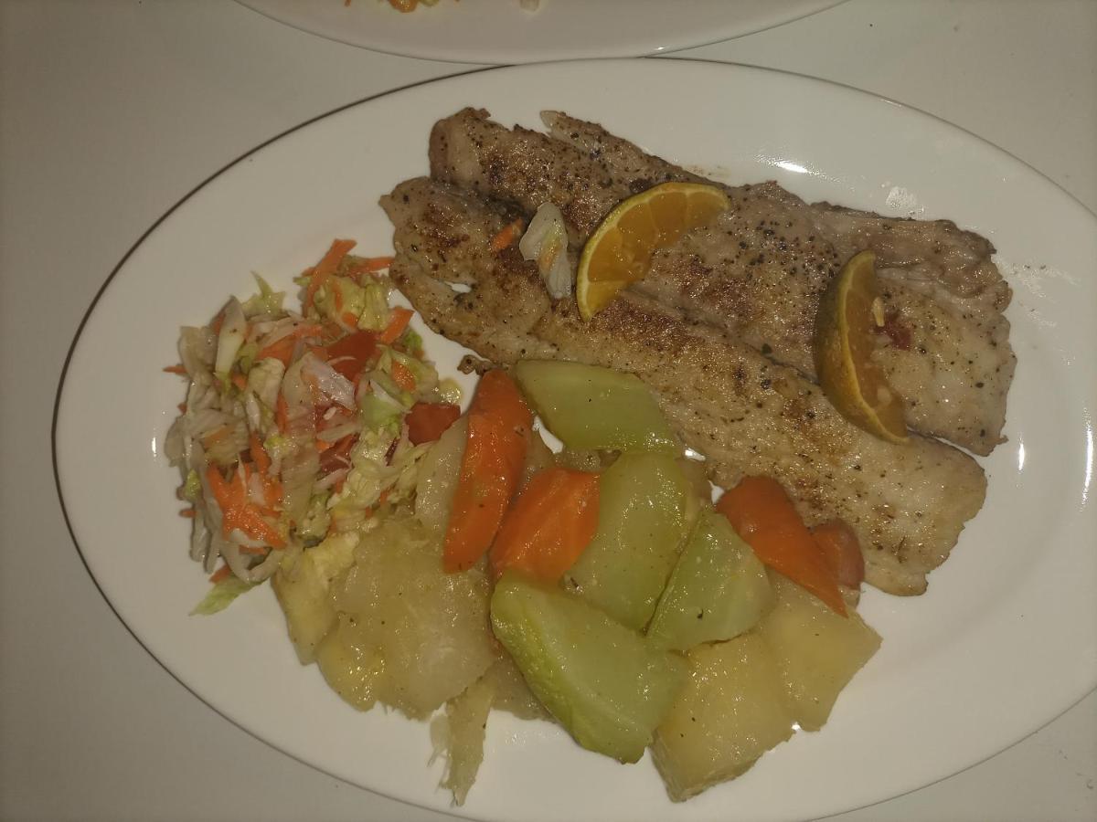 Hostal Y Restaurante Los Tecales La Coca エクステリア 写真