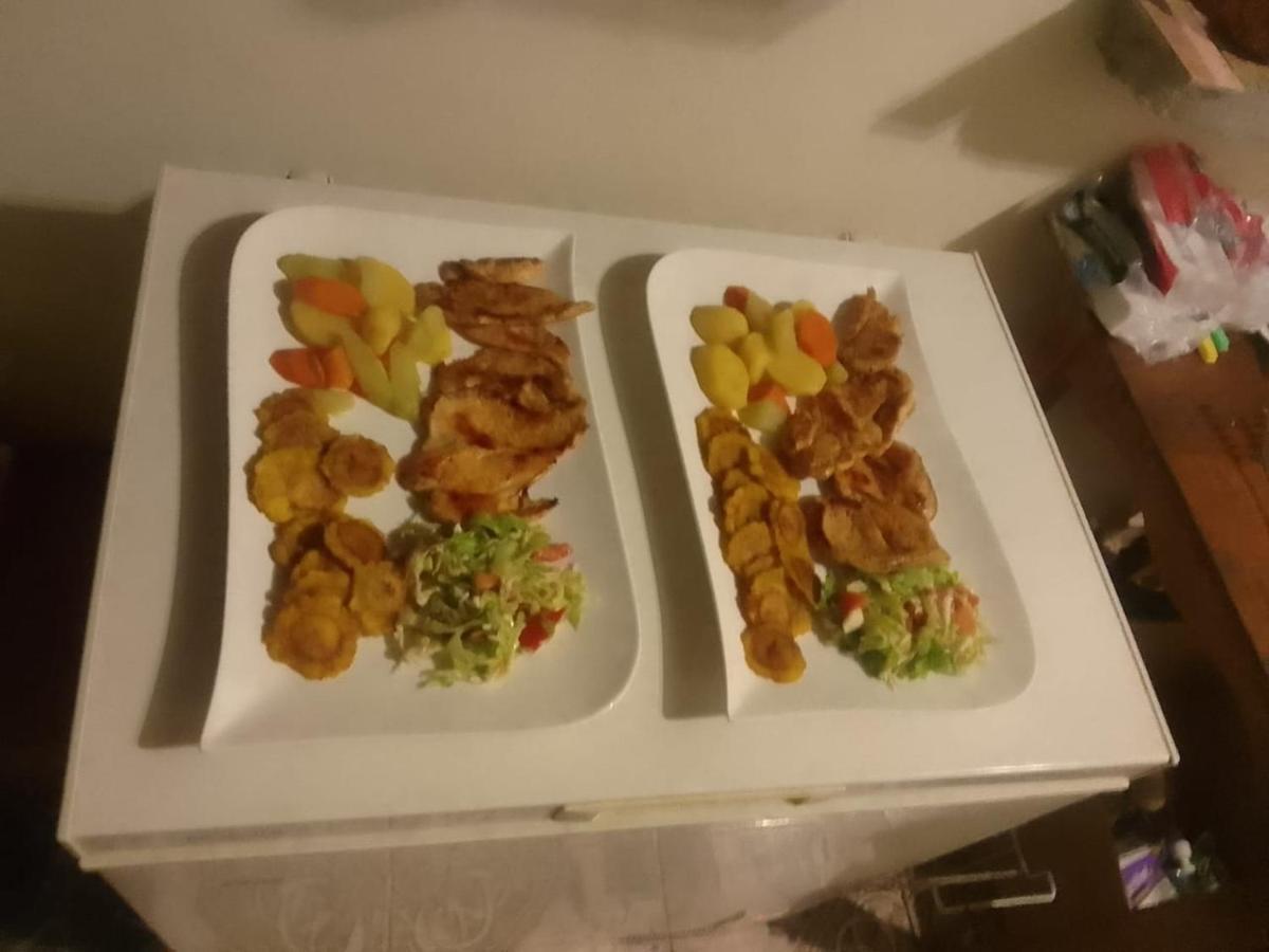 Hostal Y Restaurante Los Tecales La Coca エクステリア 写真