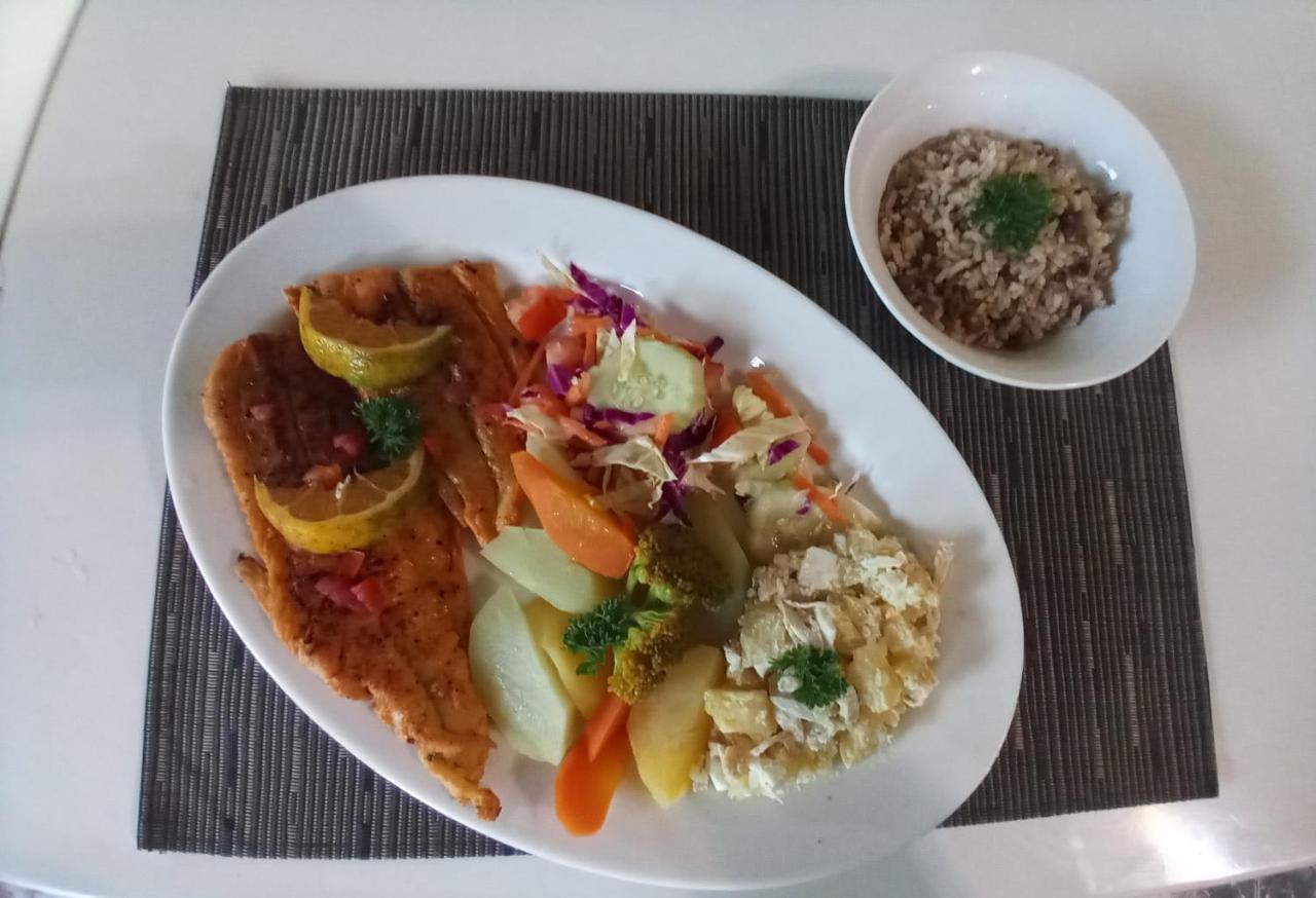 Hostal Y Restaurante Los Tecales La Coca エクステリア 写真